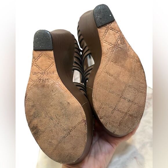 L.A.M.B. Y2K 90s Bernadette Leather Sandals Wedges Heels Size 7.5 - Picture 15 of 15